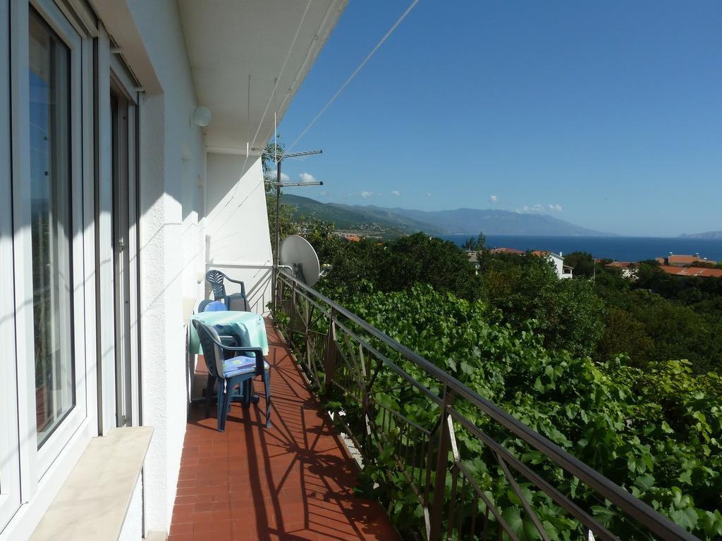 Apartment In Novi Vinodolski 15274 Povile Eksteriør bilde