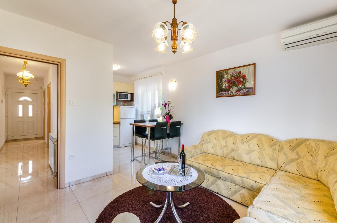 Apartment In Novi Vinodolski 15274 Povile Eksteriør bilde