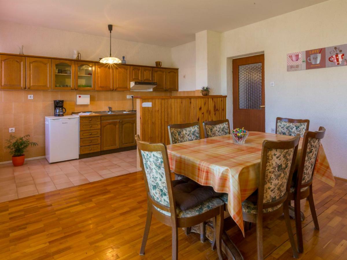 Apartment In Novi Vinodolski 15274 Povile Eksteriør bilde