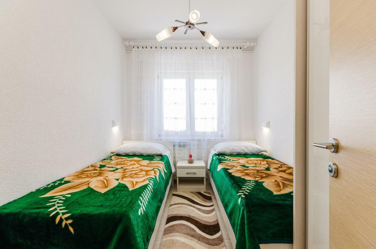 Apartment In Novi Vinodolski 15274 Povile Eksteriør bilde
