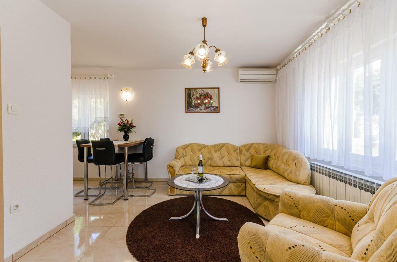 Apartment In Novi Vinodolski 15274 Povile Eksteriør bilde