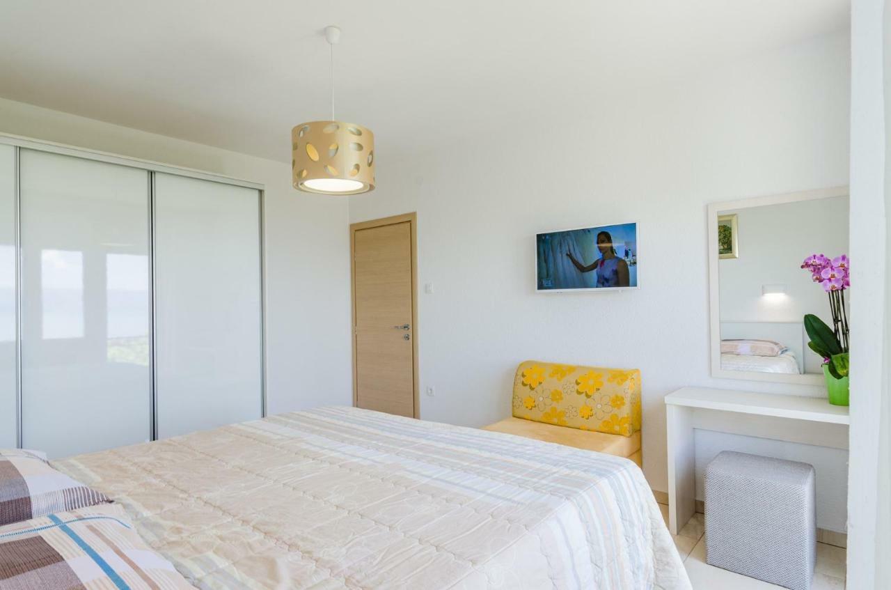 Apartment In Novi Vinodolski 15274 Povile Eksteriør bilde